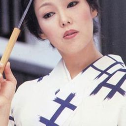 太地 喜和子 飾演 Mayumi Takigawa