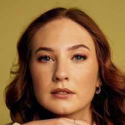 Mia Grunwald 飾演 Michelle