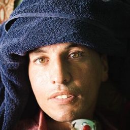 Harun Abu Aram 飾演 Self