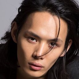 Hiroaki Oka 飾演 Tetsuo Daishinji