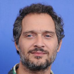 卡迪奧山達馬里亞 - Amarsi può darsi演員 飾演Davide