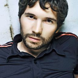 Maxime Denommée 飾演 Olivier