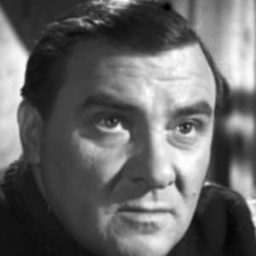 亞努茲·帕魯什凱維奇 飾演 Kościelny Józef