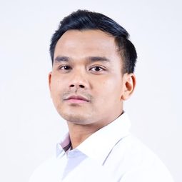 Ernest Samudera - 3 Nafas Likas演員 飾演Njore Tarigan