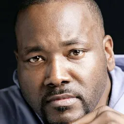 昆東·亞倫 飾演 Michael