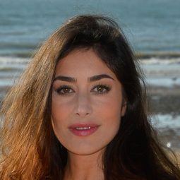 芳妮·瓦萊特 - 墨菲定律演員 飾演Vera Saint-Jean