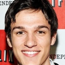 Christian Alexander - Keeping Up with the Randalls演員 飾演Mitch Randall