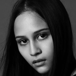 露特夏 飾演 Honey