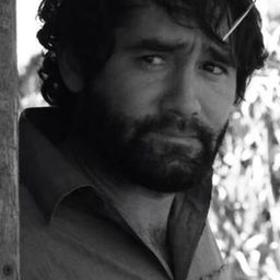 Irakli Samushia 飾演 Soldier