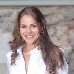 Miryam Gallego 飾演 