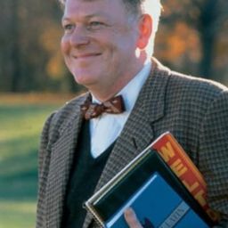 里昂·鮑納爾 飾演 Leo McRugger