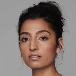 艾洛拉·托西亞 飾演 Alma