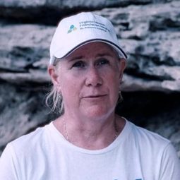 Leigh Baker - 呼吸的極限演員 飾演Self - Respiratory Therapist