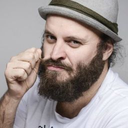 Paulinho Serra 飾演 Guido