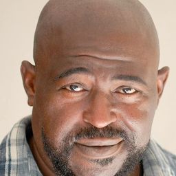 謝納·布克斯 飾演 Stansfield man