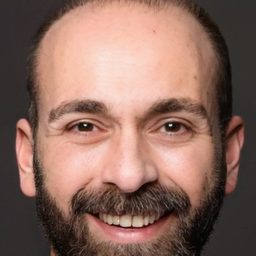 Selahattin Töz 飾演 