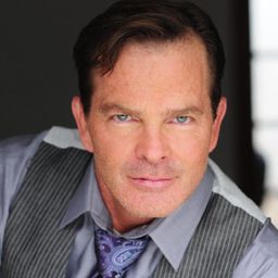 鮑比 C 金 飾演 Masked robber