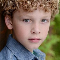 Tucker Meek 飾演 Devon