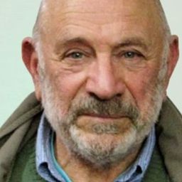 諾曼·布里斯基 飾演 Checho