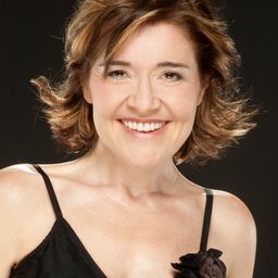 瑪麗亞·普哈爾特 飾演 Cata