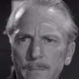 Trevor Reid 飾演 Inspector