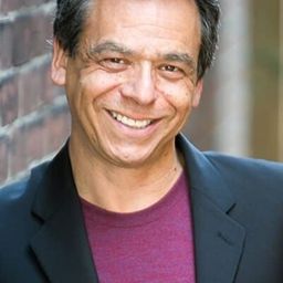 David Frisch 飾演 Tom