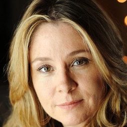 Megan Follows - Christmas Around the Corner導演