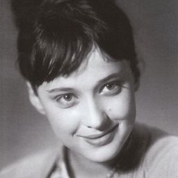 Irina Pechernikova 飾演 