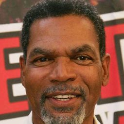 博·畢林斯利 飾演 Swift (voice)