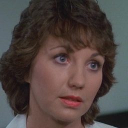 Judy Tatum 飾演 Dr. Gelineau