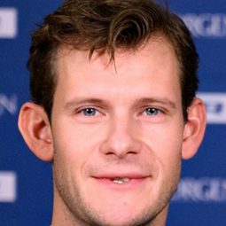 賽門·班尼傑格 - 荒蕪之地．應許之心演員 飾演Frederik de Schinkel