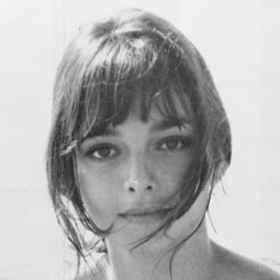 Rosemary Dexter 飾演 Katy