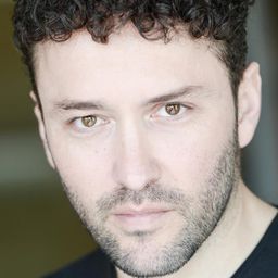 Richard Mylan 飾演 Ben Price