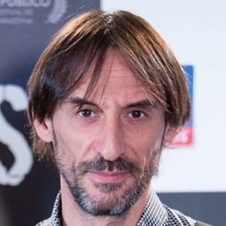 胡安·寇帝納 - 雙胞胎歷險記演員 飾演Salomón