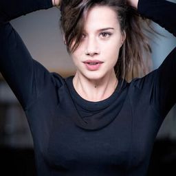 Elsa de Belilovsky 飾演 