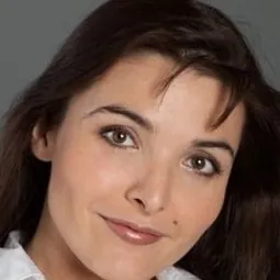 Marie Menges - 4：48 愛情異常演員 飾演Aurore