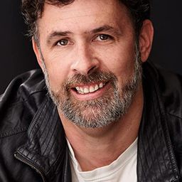 David John Clark 飾演 Judge