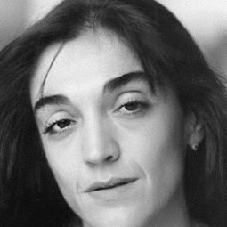 伊蓮娜·布奇 - 以你的名字呼喚我演員 飾演Bambi