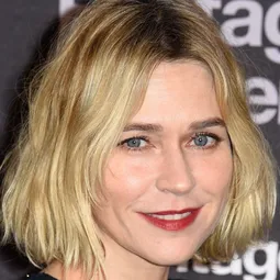 Marie-Josée Croze 飾演 Greta Ohlsson