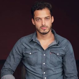 Franco Heiler 飾演 El Mono