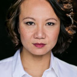 Sharon Crandall 飾演 Annie