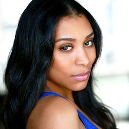 Daffany Clark 飾演 Savage