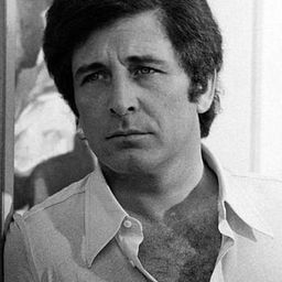 Ugo Pagliai 飾演 Commissioner Valenti