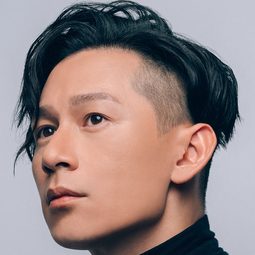 駱振偉 飾演 Julian