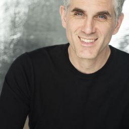 Jason Salamandyk 飾演 Umberto