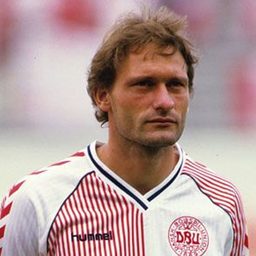 Preben Elkjær 飾演 Self