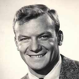 Aldo Ray 飾演 Edward Logan