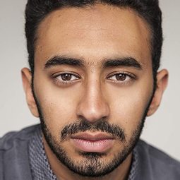 Abdul Alshareef - 戰慄糖果屋演員 飾演Another Knight