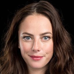 卡雅史葛拉迪奧 - 情謎艾曼紐演員 飾演Emanuel