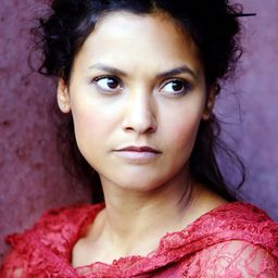 Lucia Peraza Rios - 東德名模日記演員 飾演Heidi